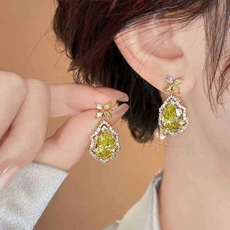 French Style Olive Green Oval Earrings For Women, Light Luxury Misty Forest & Mint Mambo Fashion High-End Ear Jewelry