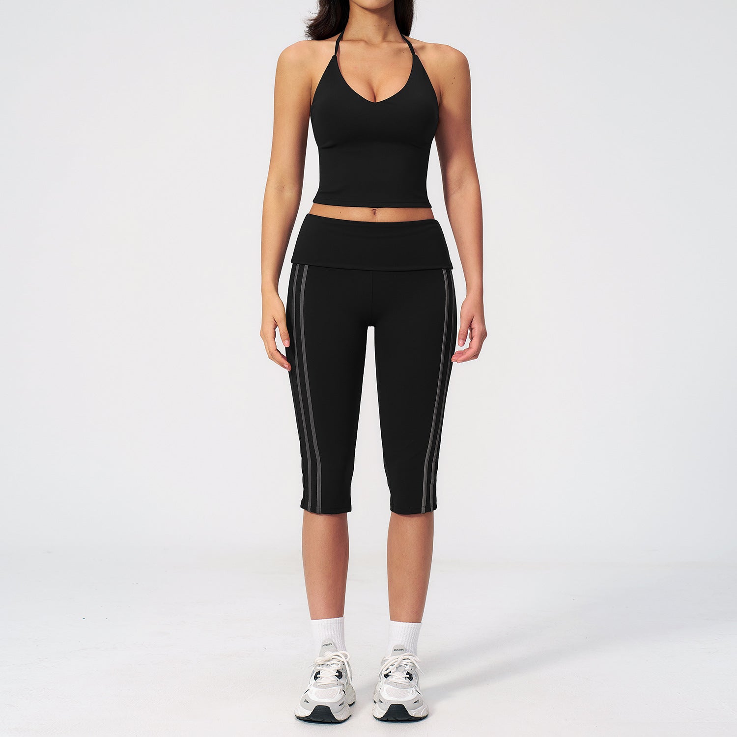 Womens Shock-Proof Yoga Outfit With A Beautiful Back Design