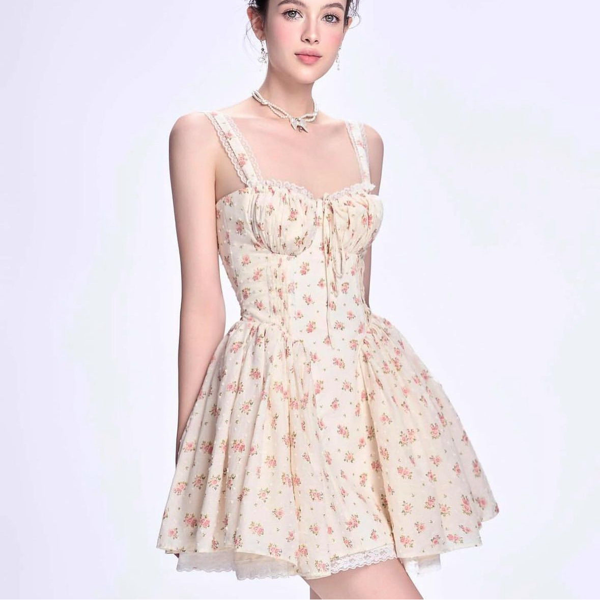 Floral Lace-trimmed Pleated Waist-cinching Dress