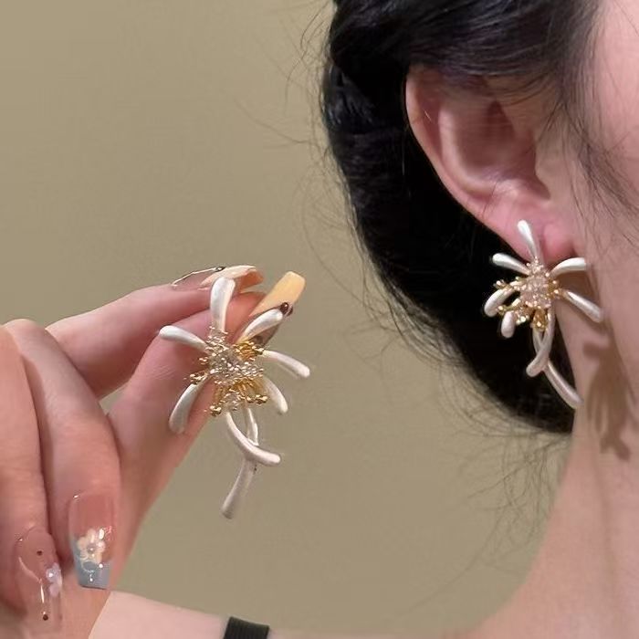 Dramatic Rhinestone Firework Studs, Unique Luxury Earrings, 2026 New For Daily Commute