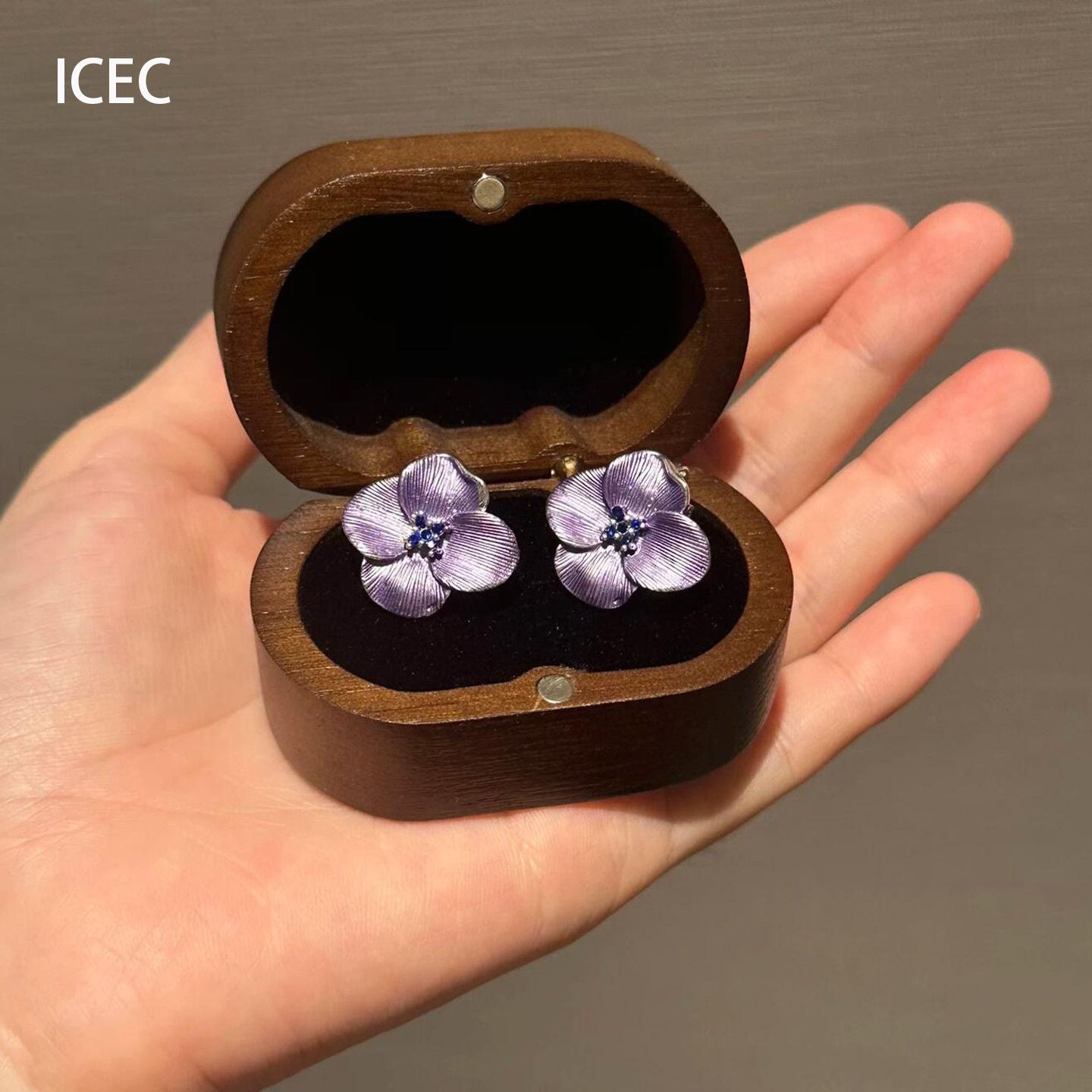 Ethereal Purple Brushed Iris Stud Earrings For Women, French Cool Elegant Light Luxury High-End Rhinestone Ear Jewelry