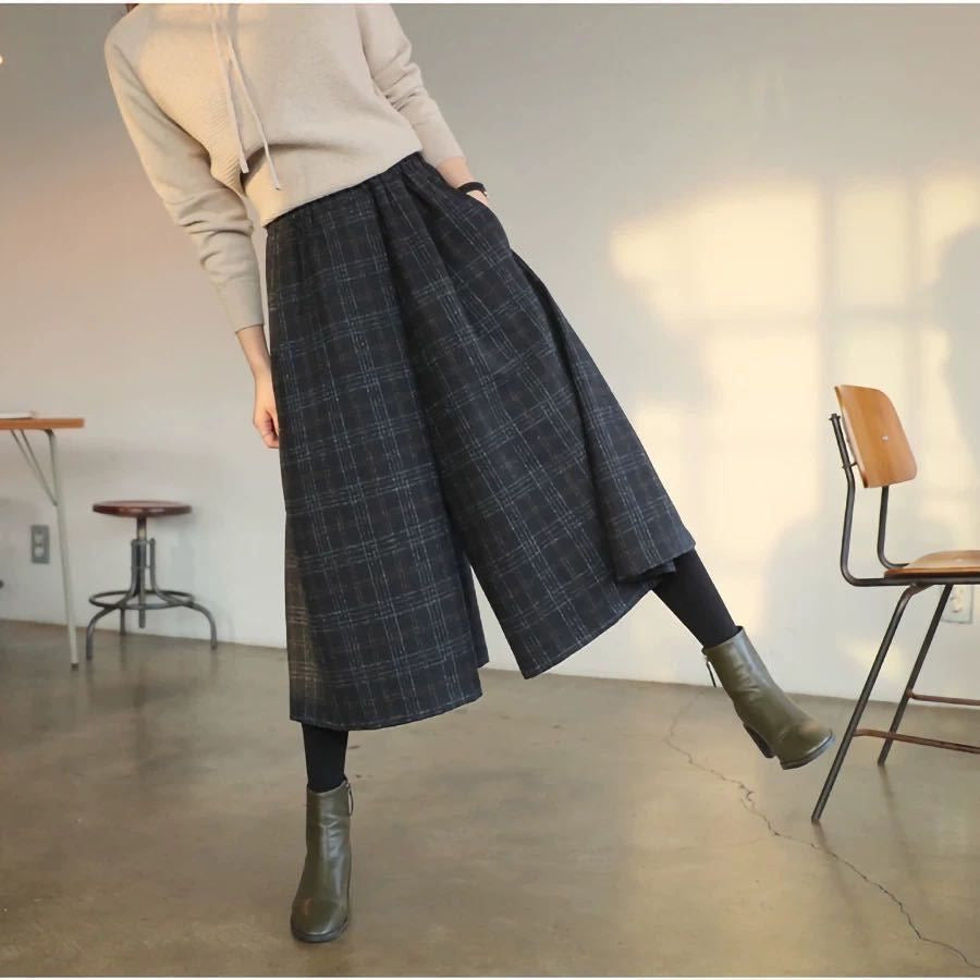 Plus-size Relaxed-fit Plaid Wide-leg Capri Pants